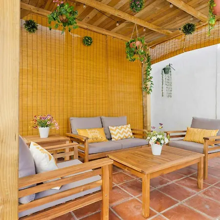 Encantador Piso Andaluz En Benalmadena