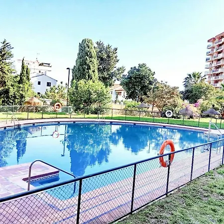 Encantador Piso Andaluz En Benalmadena